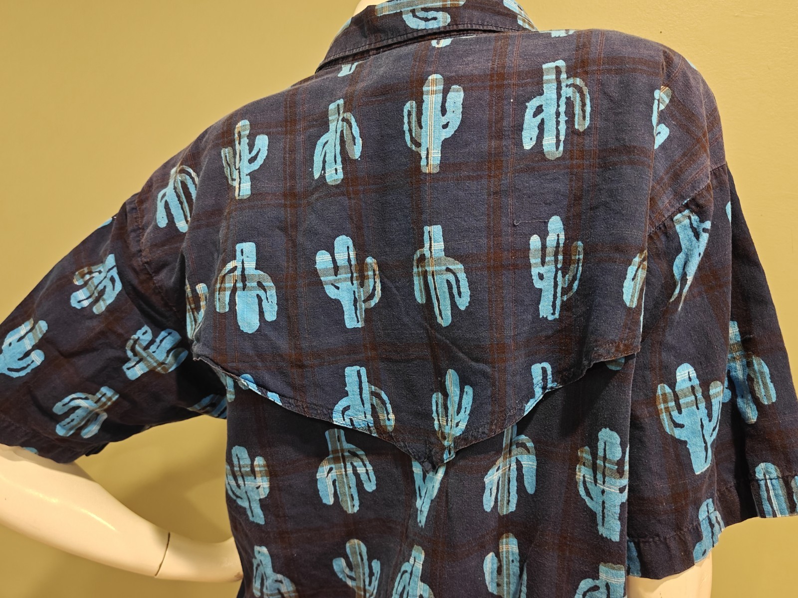 Vintage Women’s Large Western Rocky Mountain Clothing Cactus Print Plaid Shirt
