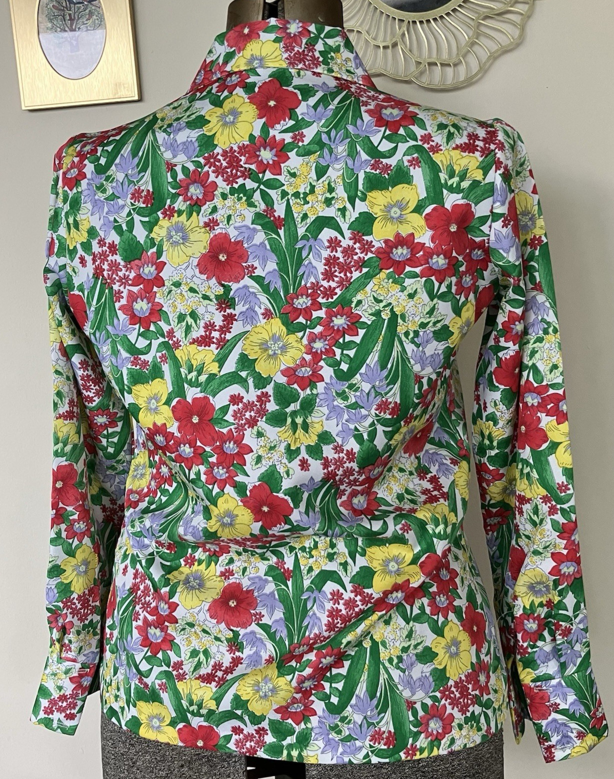 Vintage 60s/70s Mod Floral Button Down Blouse Size Med Women’s Long Sleeve