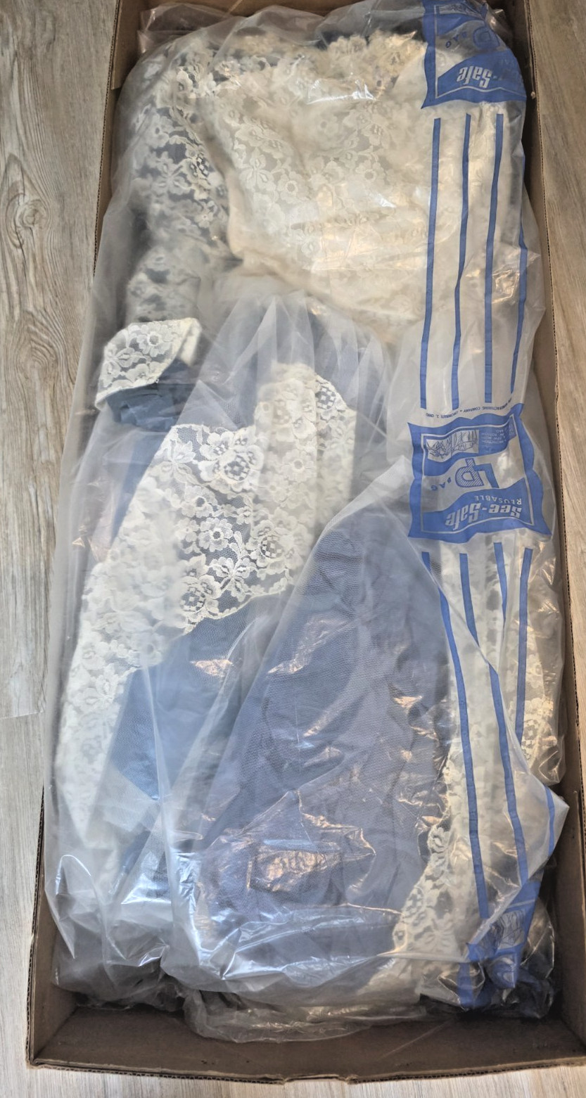 Vintage 1950s Floral Lace & Tulle Wedding Dress with train Long Sleeve Cathedral