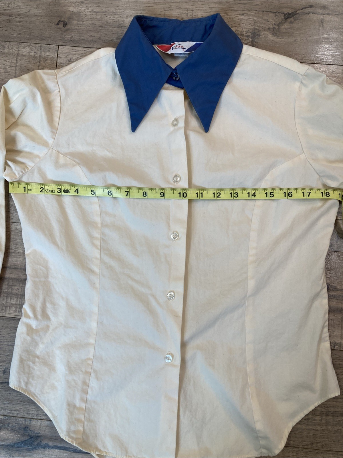 Vintage Union Made Women’s Shirt Blouse 70s 60’s Retro Big Collar Blue Ivory USA