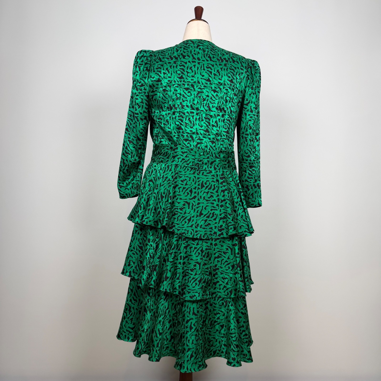 VTG Richard Warren Saks Fifth Ave Silk Dress 12 Green Animal Print Tiered Ruffle