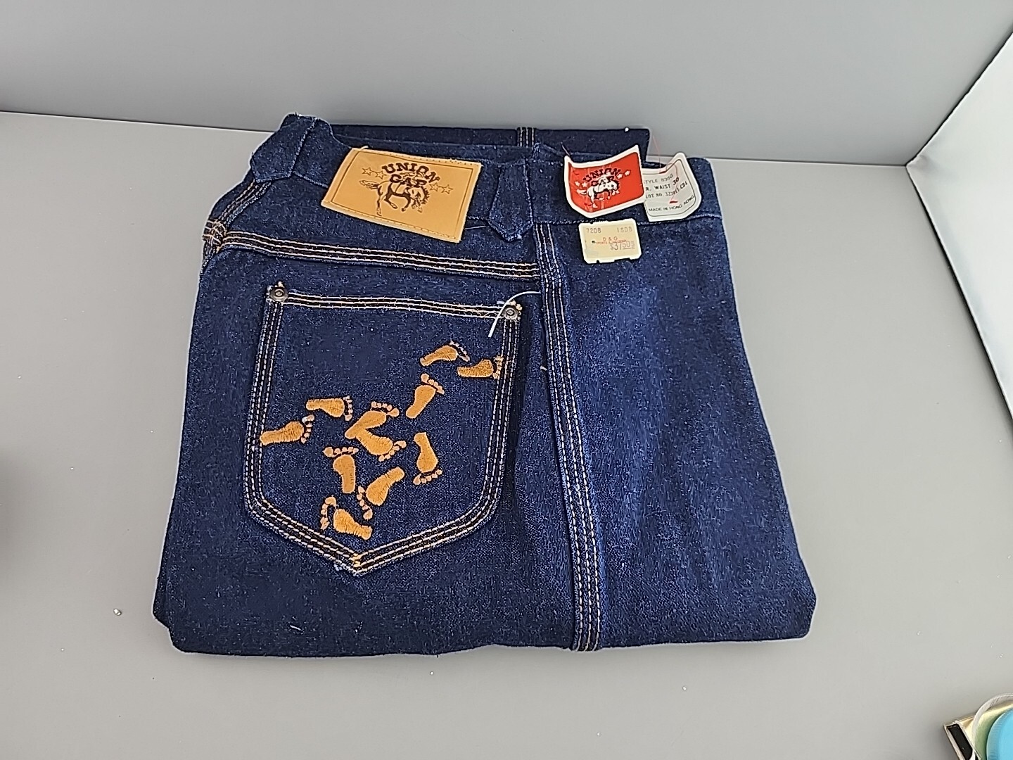 Vintage 70s Union Gap Wide Leg Jeans Footprint Stitching Embroidered W30″