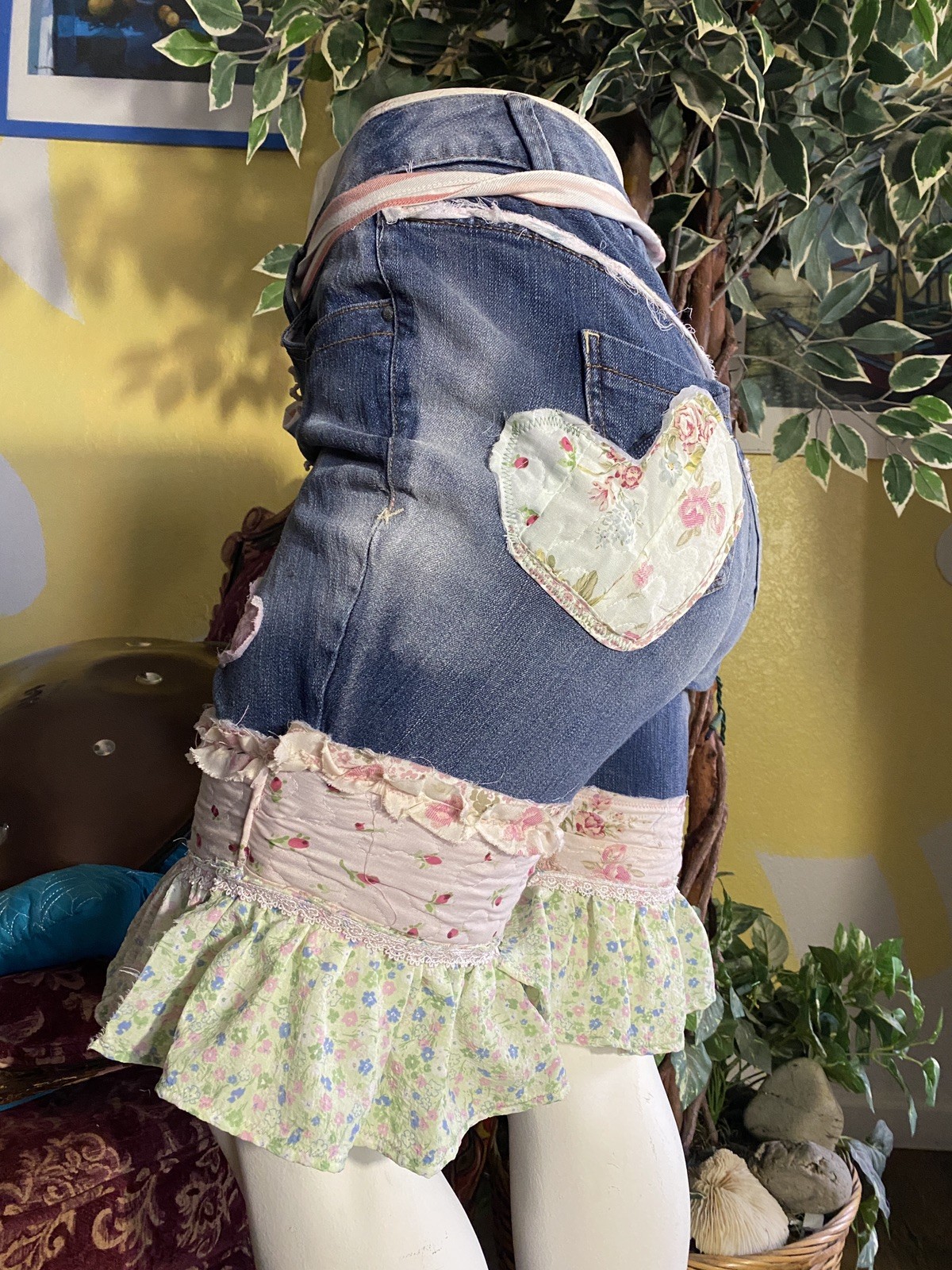 REWORKED PATCH PATCHWORK LONG RUFFLE BOHO JEANS SHORTS KNICKERS PANTALOONS L