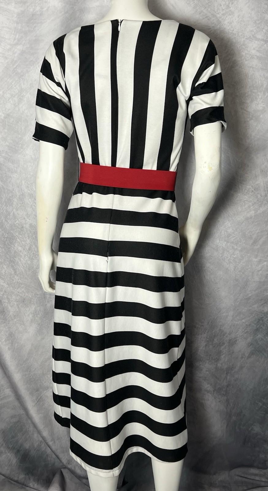 Vintage late 1980s-1990s Jody California Back White Striped Midi Dress Red Belt