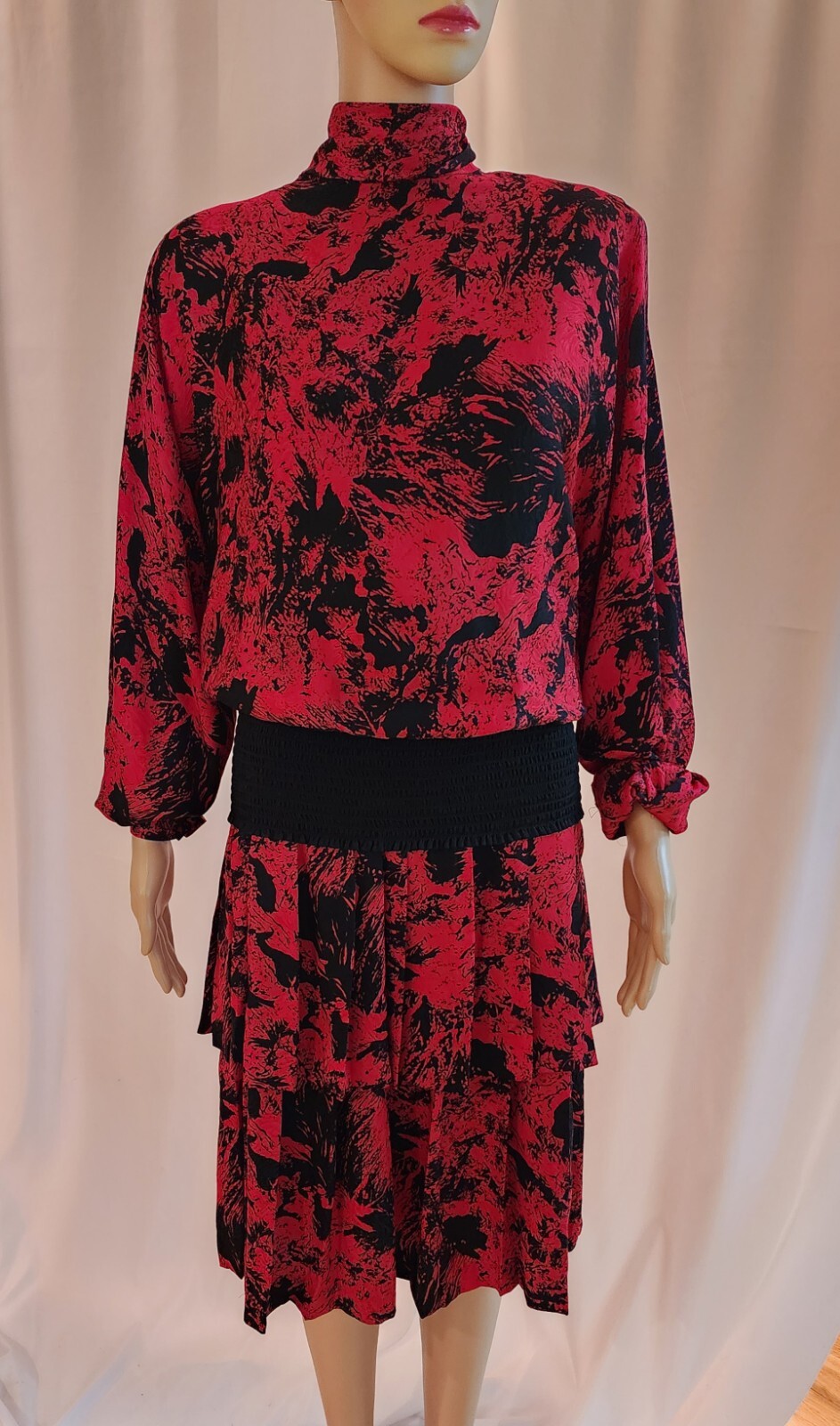 Nieman Marcus VTG Red/Black Abstract Print Dropped Waist Silk Dress Size 10