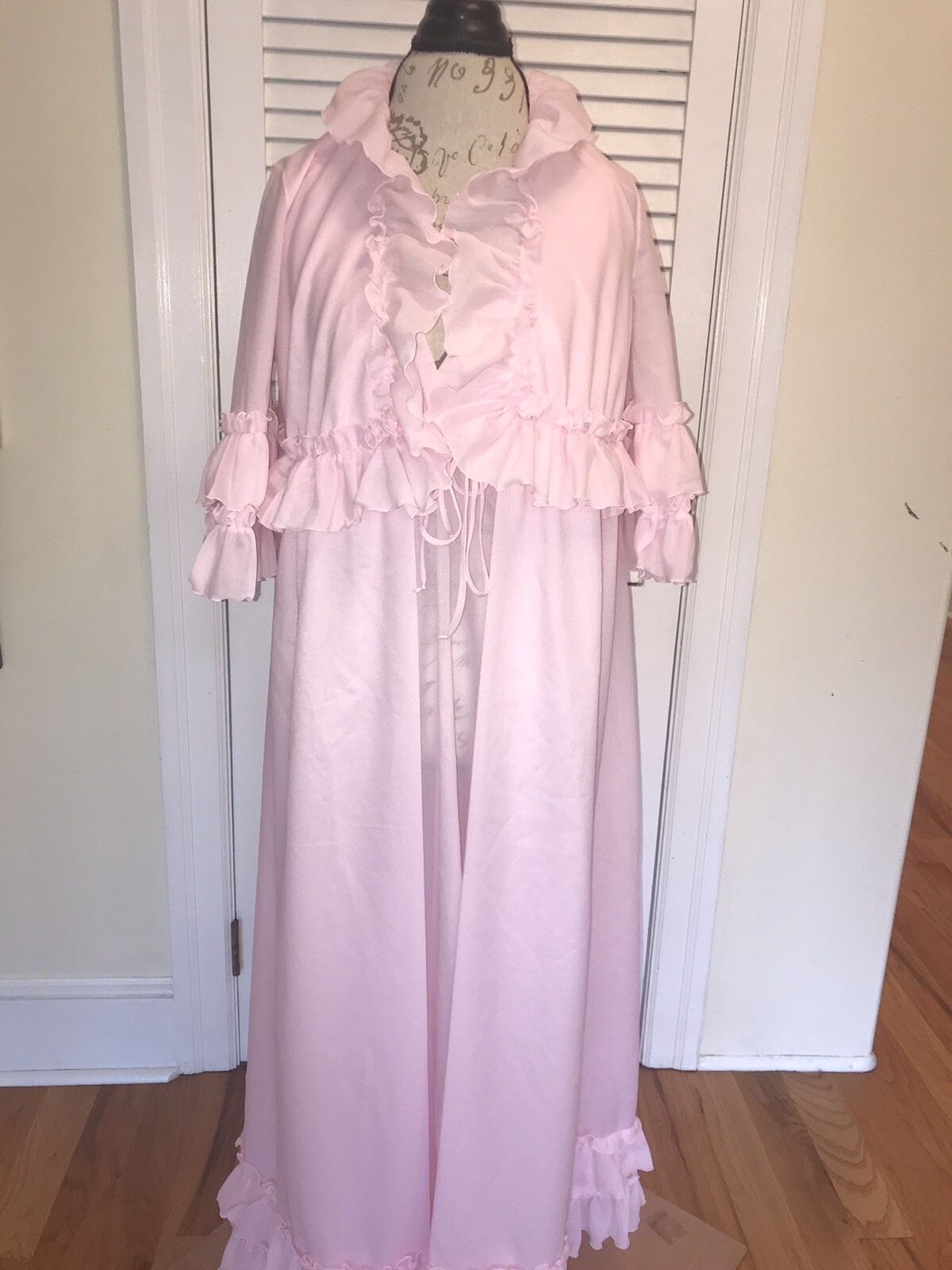 *RARE* VTG Lala’s CalIfornia Pink chiffon Peignoir Set Pink Glamorous Gown Robe