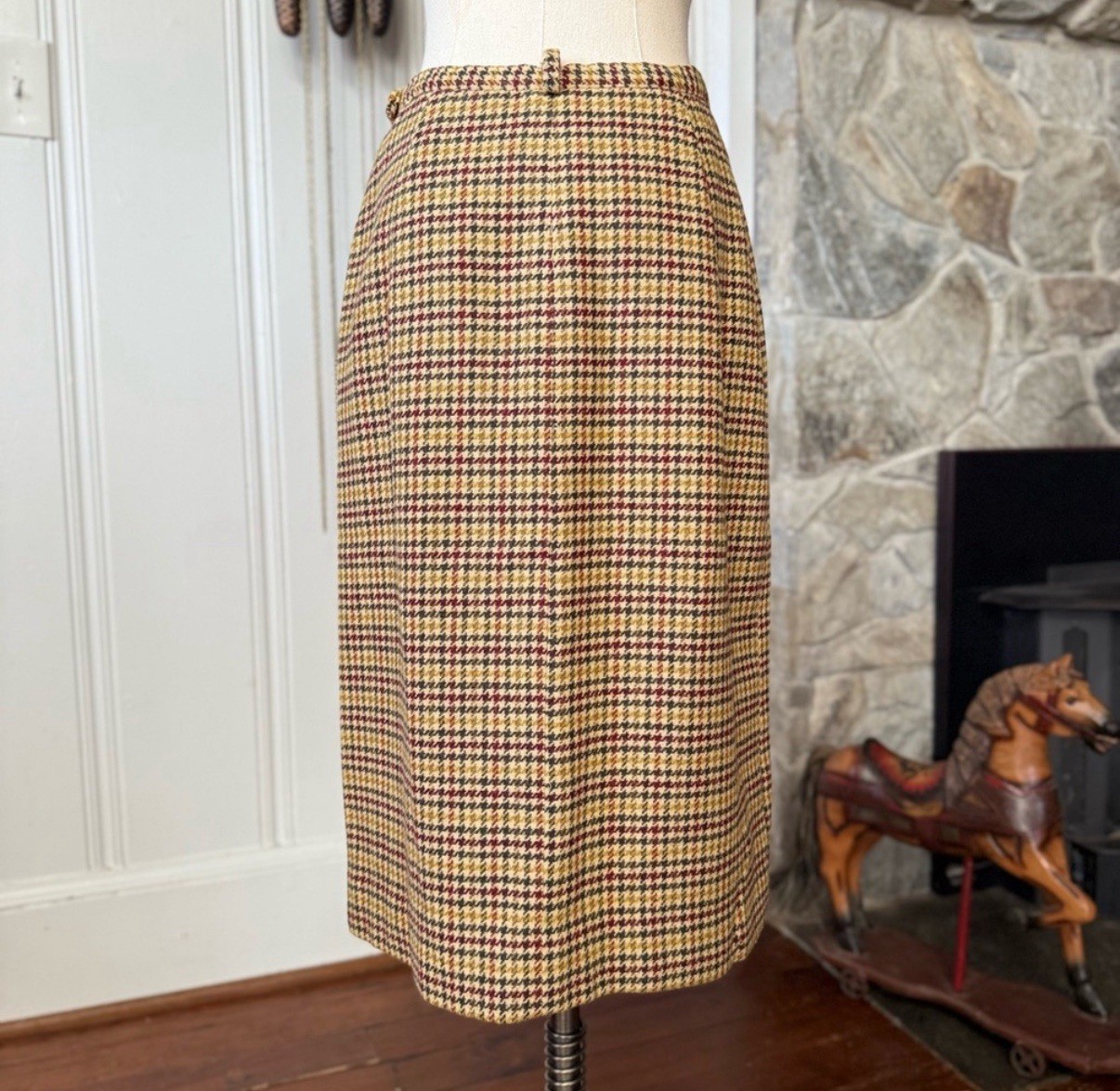 1960s Wool Houndstooth Plaid Vintage Shin Length Skirt Academia Preppy Size 6