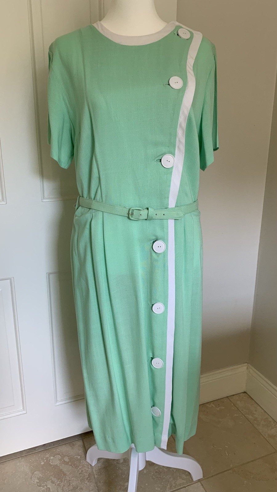 1940’s Mint Green And White Belted Ladies Dress Lightweight Summer Linen