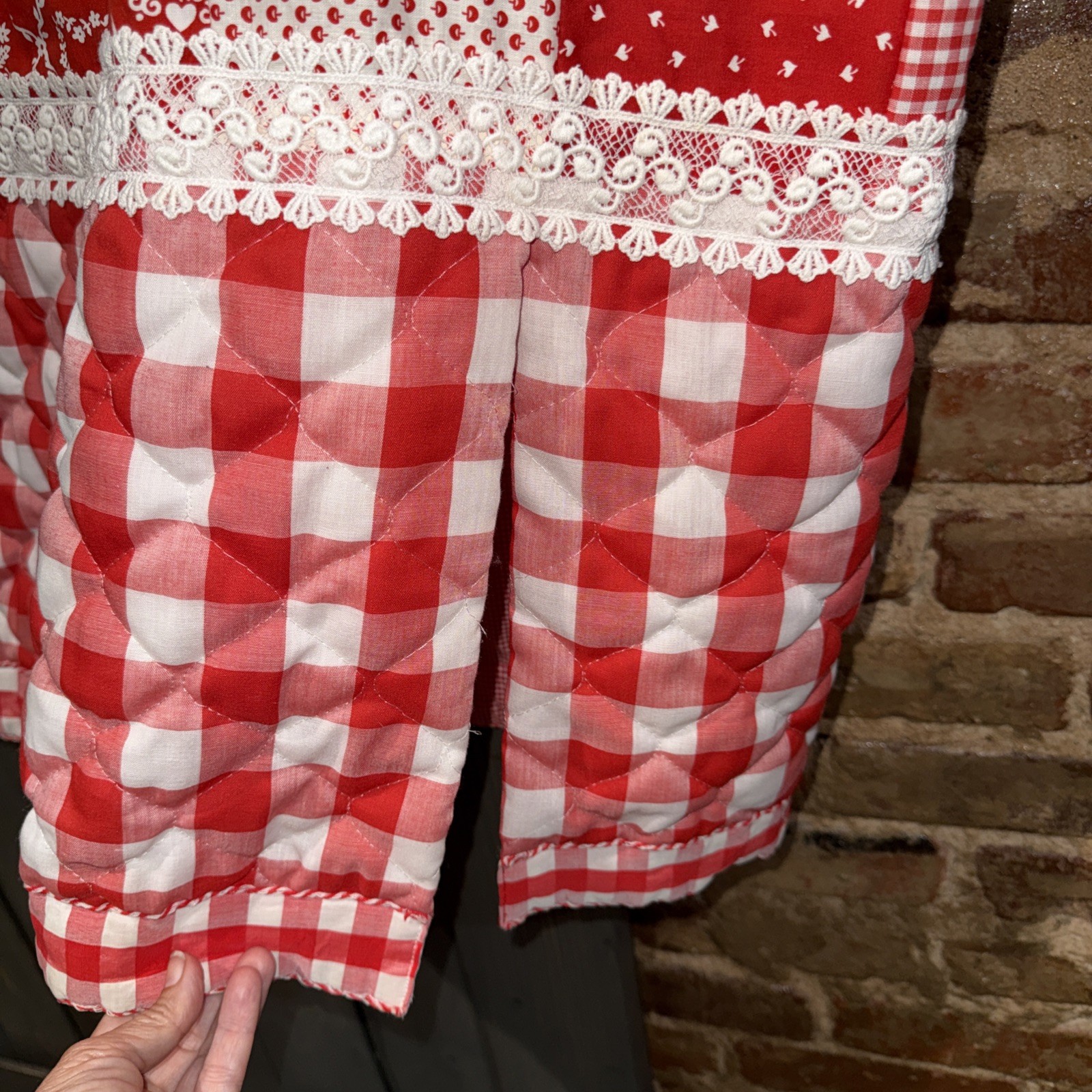 Darling Vintage Handmade Red White Folk Art Patchwork Quilted Skirt Maxi Sz XL
