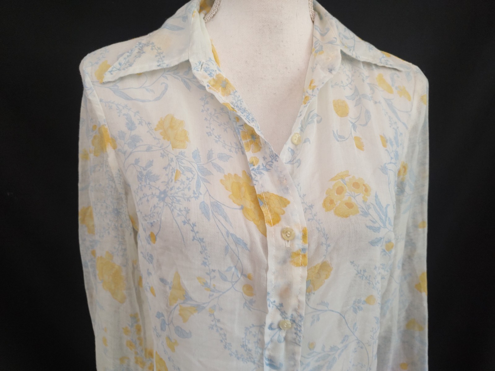 70’s Vintage The Villager Shirt Button Down Top Sheer Featherweight Floral Sz S