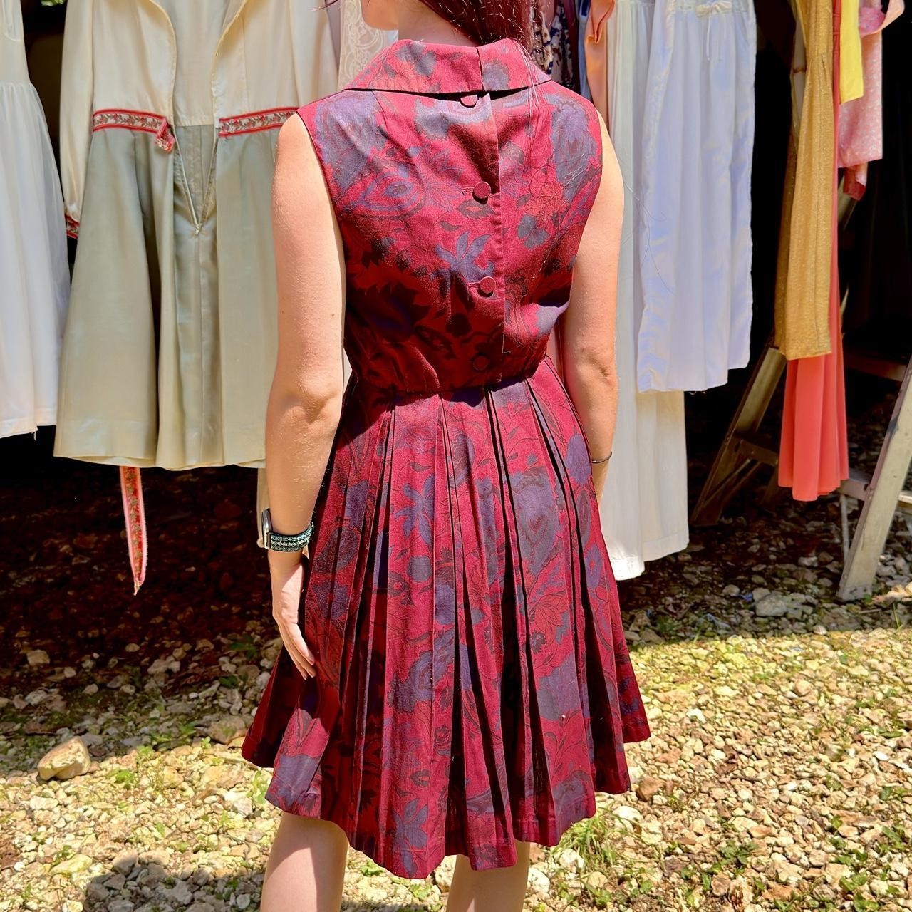 50s sleeveless day dress w/ covered button back pussybow floral cotton rayon