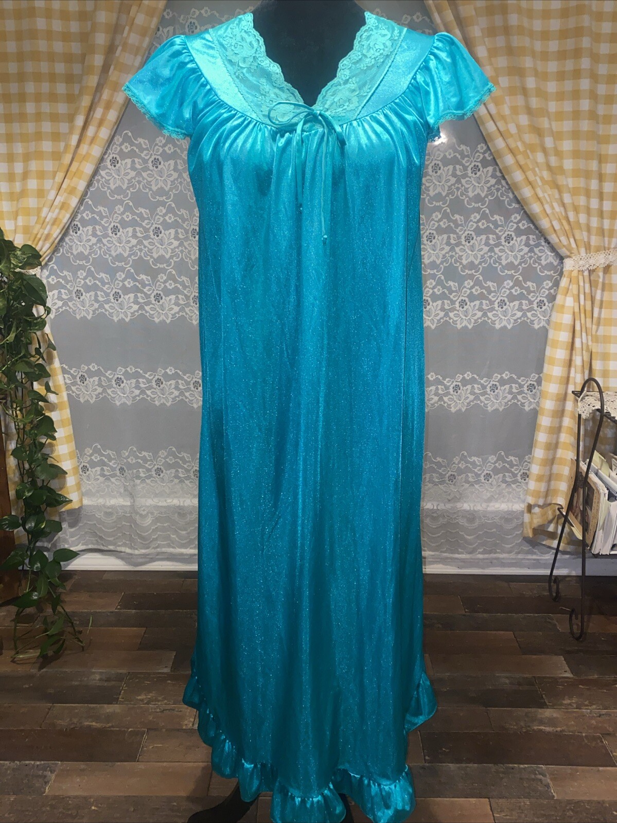 VTG Nancy King Lingerie Nightgown Sleepwear Lace Short Flutter Sleeve Teal Green