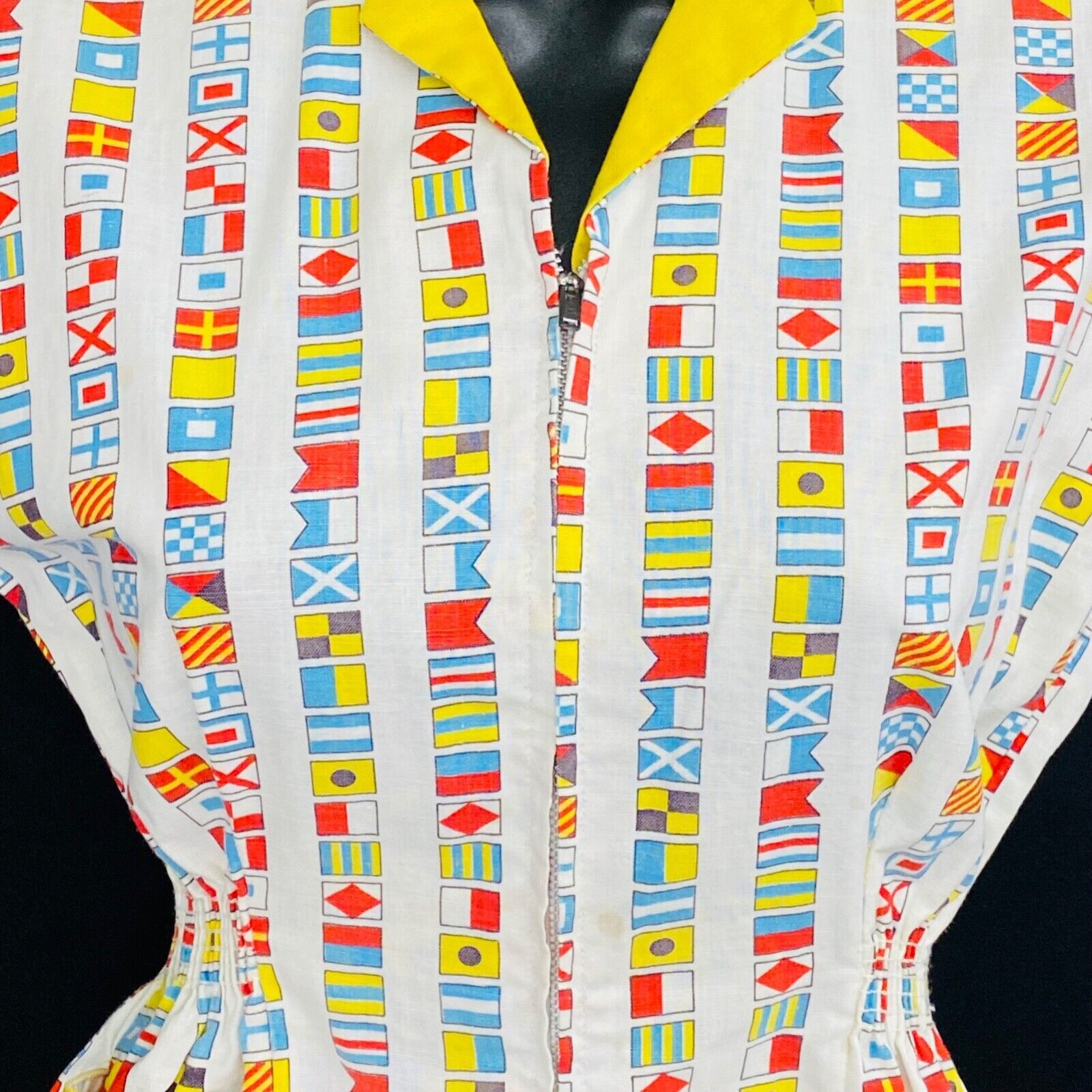 Vintage 1950s novelty print flags blouse, white yellow collar crop top shirt XS