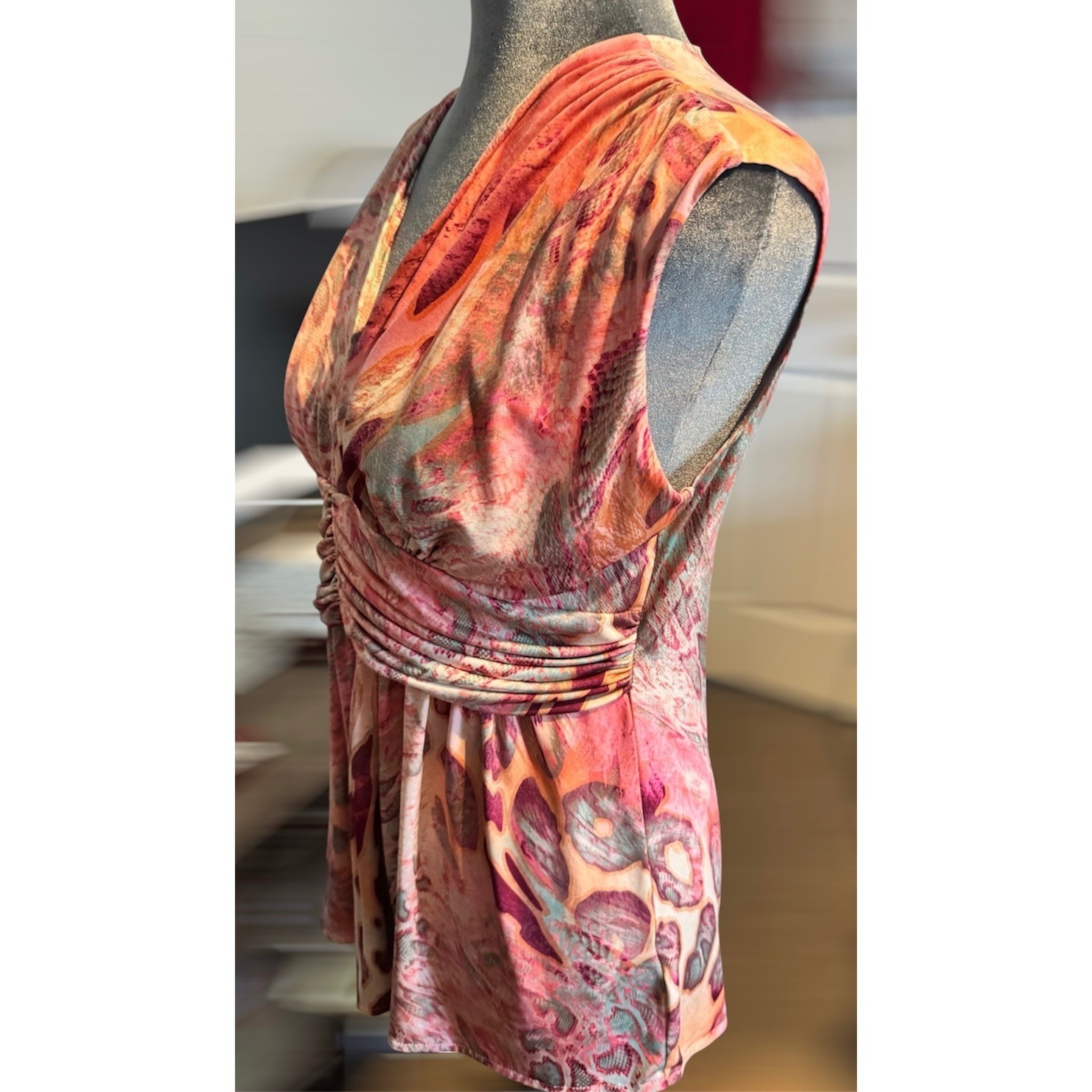Gorgeous Boston Proper Ruched Abstract Print Deep V Blouse Top Y2K Medium