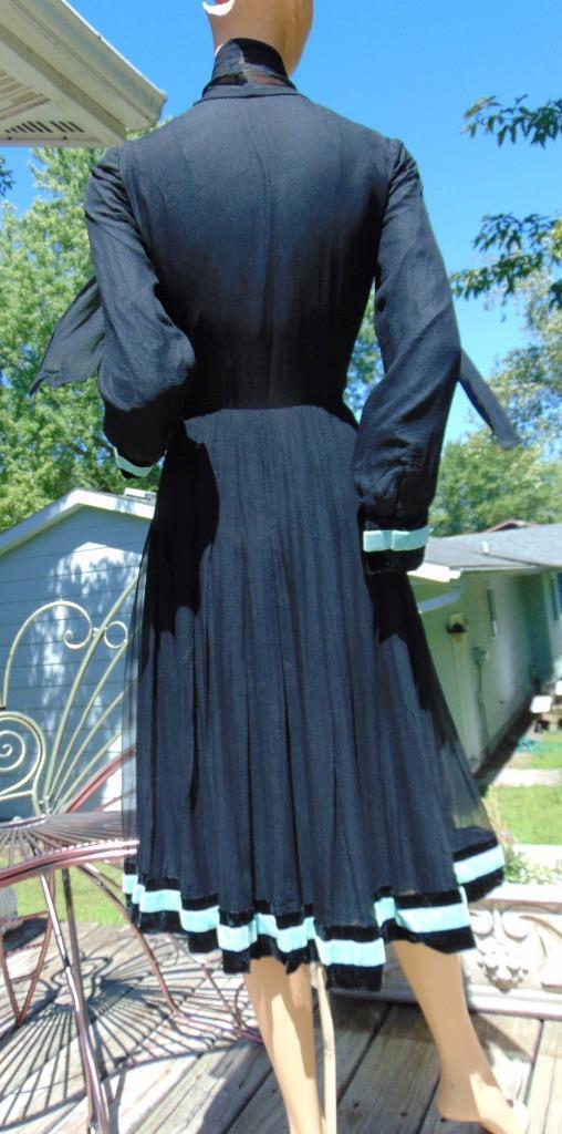 VTG 40s Chiffon Overlay Dress w Velvet trim 28W