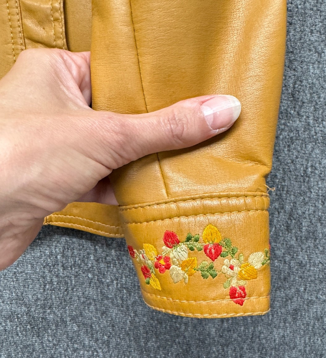 VTG Montgomery Ward Jacket Women S Brown Vinyl Snap Embroidered Flowers Pleather