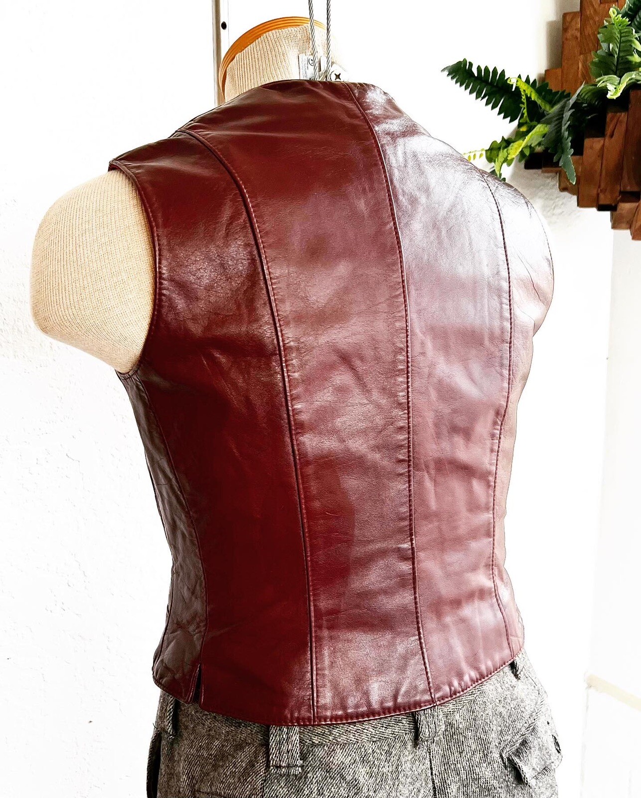 SIGNED ETIENNE AIGNER 70’s 70s Vintage Wine Brown Fitted Lined Leather Vest S M