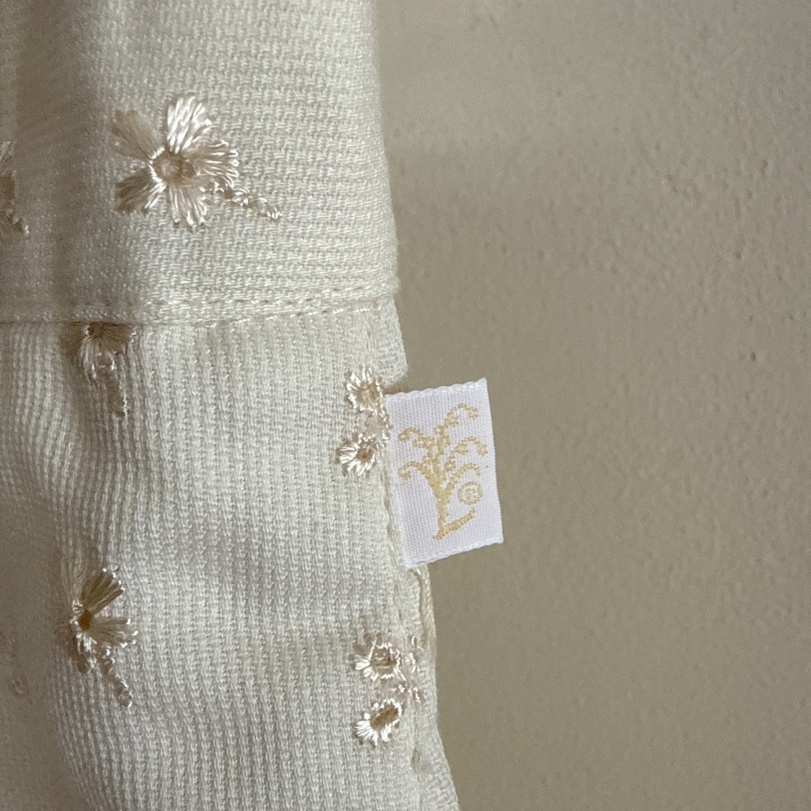 Vtg NOS Lily’s Beverly Hills 28”SHORTS ~ Hana Vanek Embroidery 60/70s Deadstock