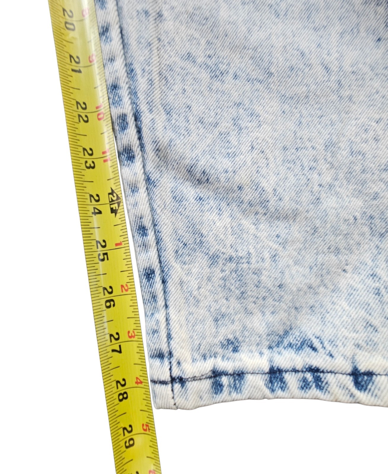Vintage 80’s Carriage Court High Waisted Tapered Leg Acid Wash Jeans Sz 12 USA