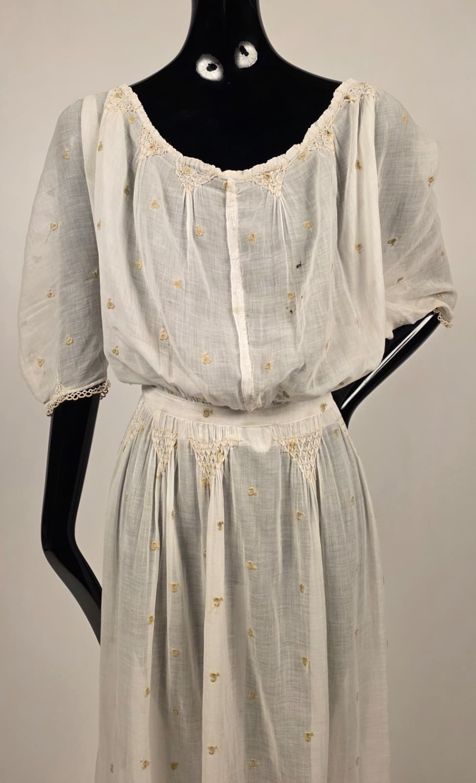 EDWARDIAN WHITE MUSLIN DRESS W FLORAL HAND EMBROIDERY + HAND SMOCKING