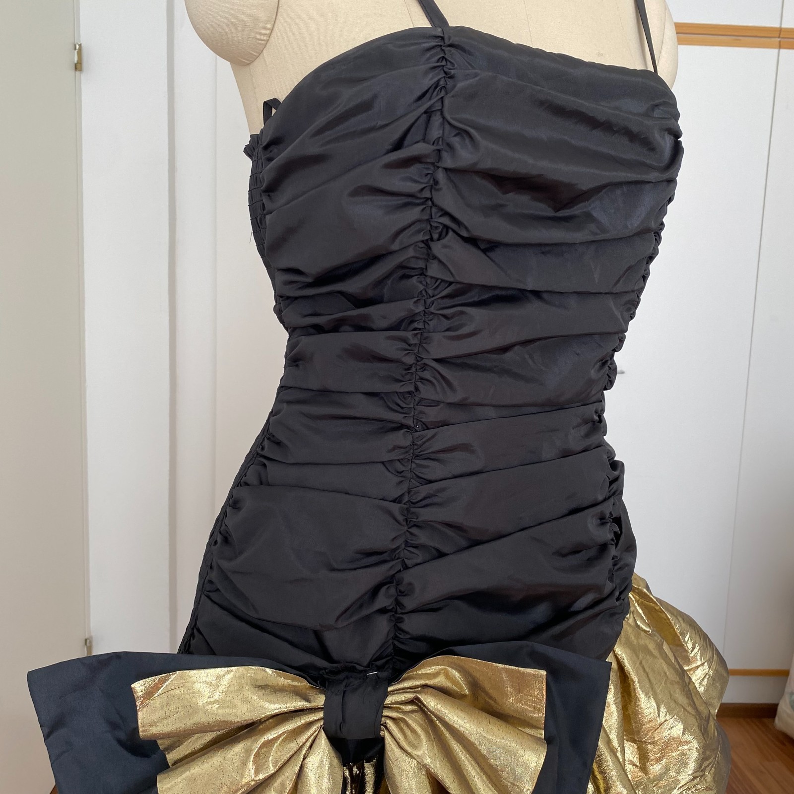 1980s YESSICA Ruffle Prom Party Dress Ruched Taffeta Cocktail Retro Tiered EU 40