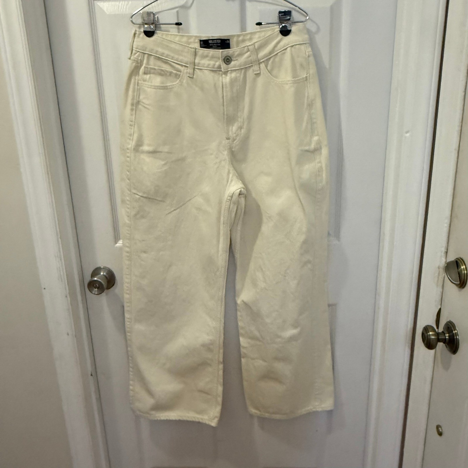 NWT Hollister Size 10S / W30S Ultra High Rise Baggy Jeans Cream Cotton 90’s y2k