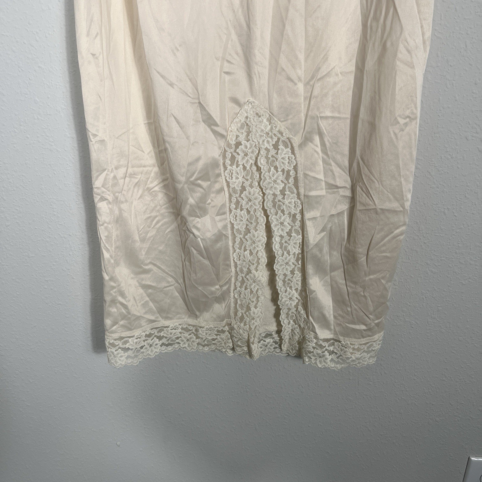 VTG Greenco Maid Nylon Half Slip Lace Hem Slits Silky Pink/biege Size Small