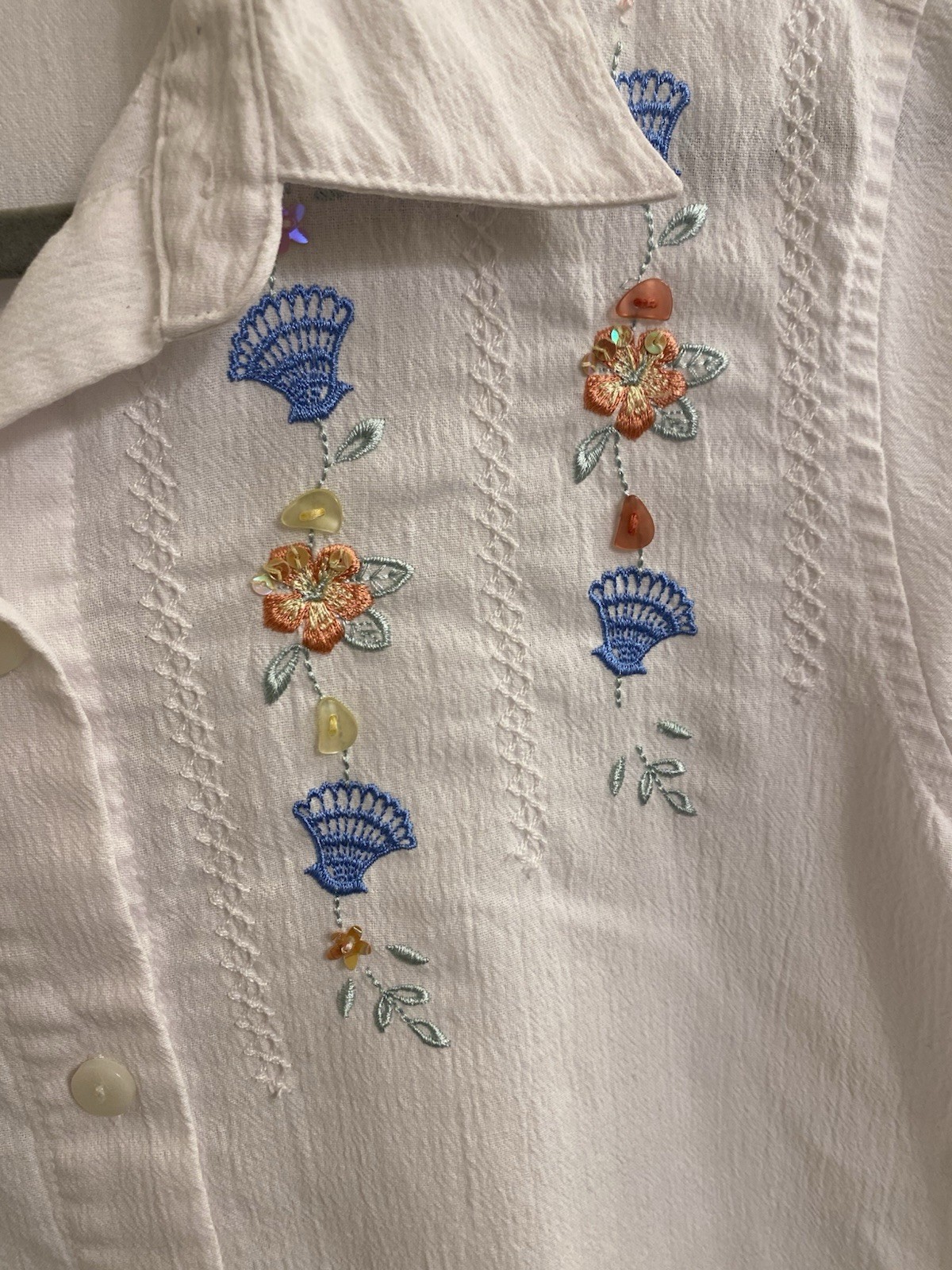 VINTAGE COTTAGECORE DELICATE EMBROIDERED SHIRT FLORAL FANS EMBROIDERED 8 MEDIUM