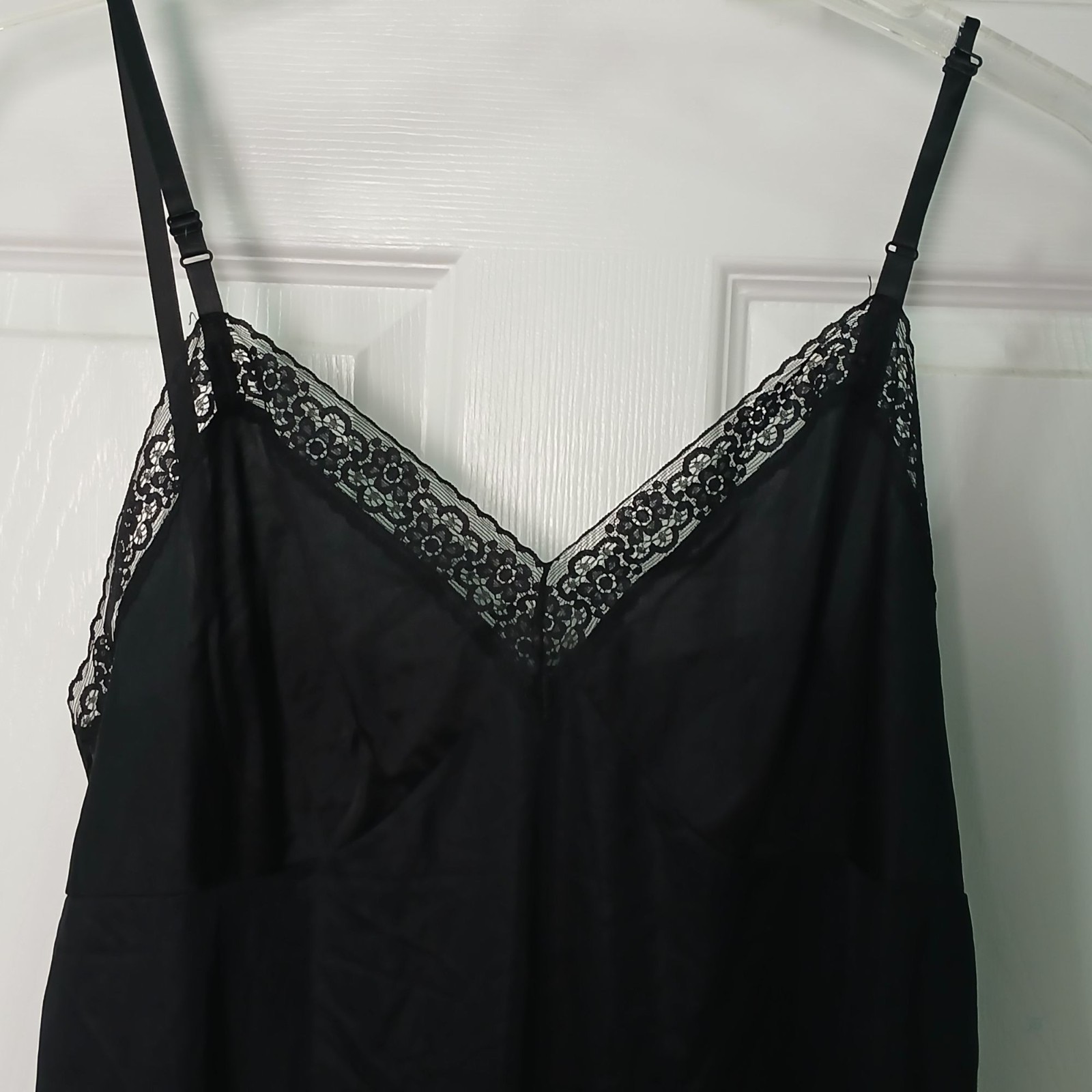 Vanity Fair Black Nylon Full Slip Size 40 Lace Trim Adj Straps Style 10-103 #D42