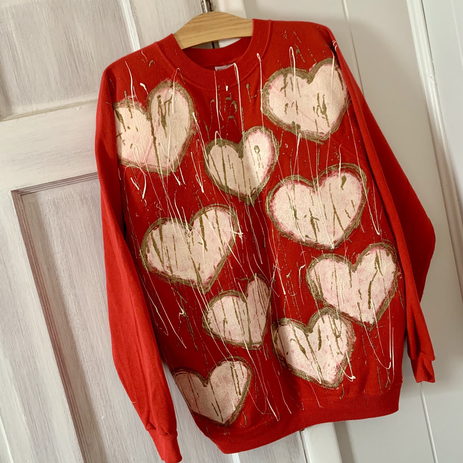 Vintage Valentine’s Day Red Sweatshirt with painted hearts gold paint spatter L
