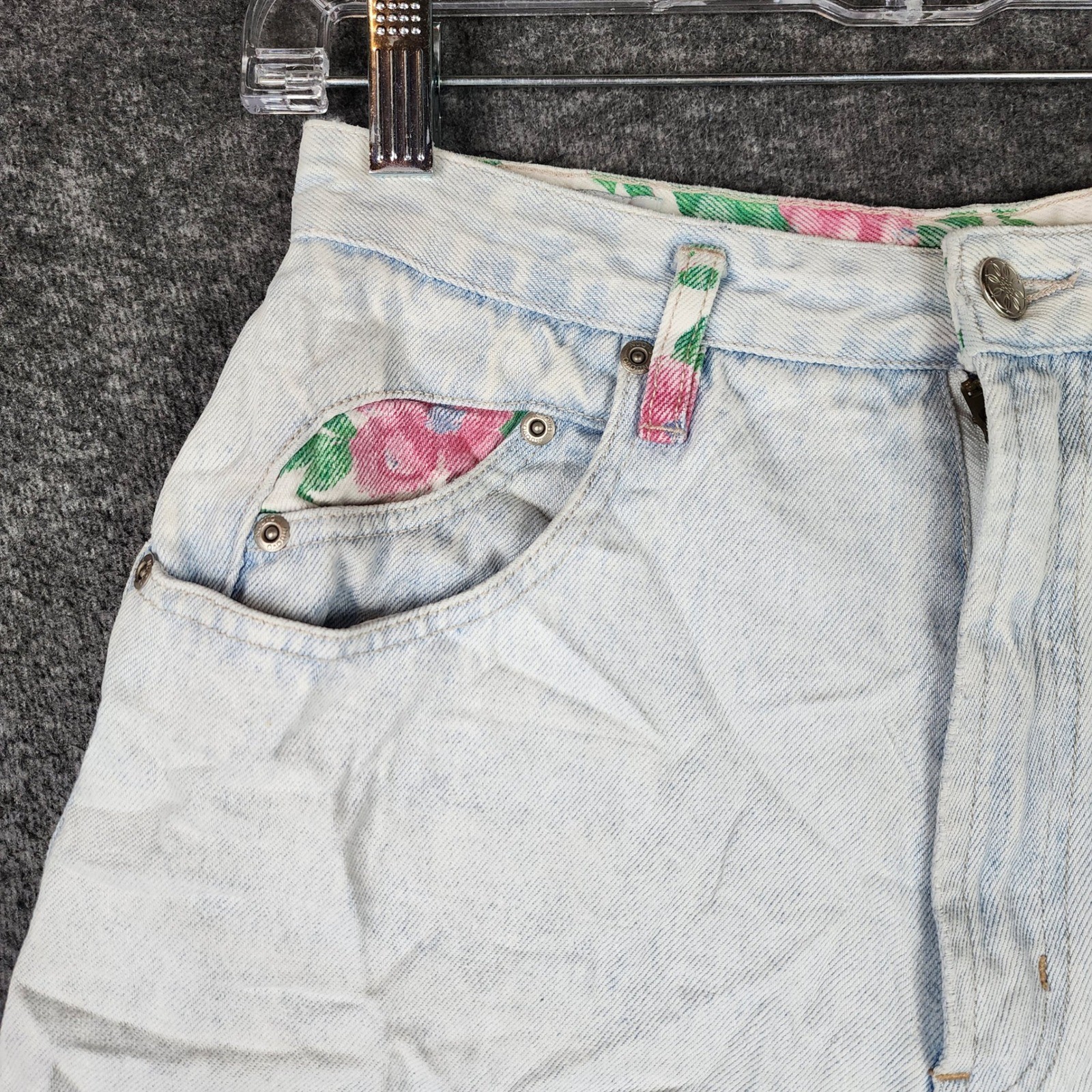 Nuovo Denim Shorts Women 9 Light Blue Acid Wash Floral High Rise Vintage 90s