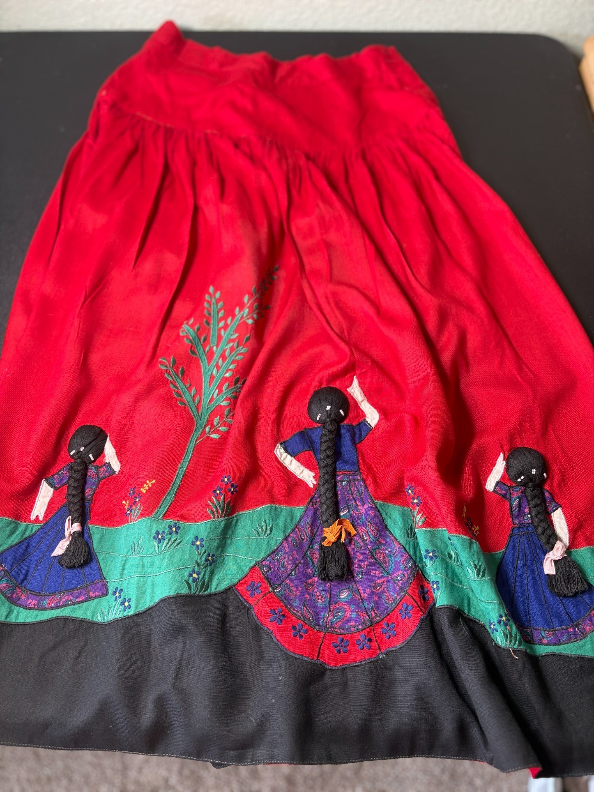 RARE Vintage René Derhy Paris Skirt w Embroidered Spanish Dancers & Accents L