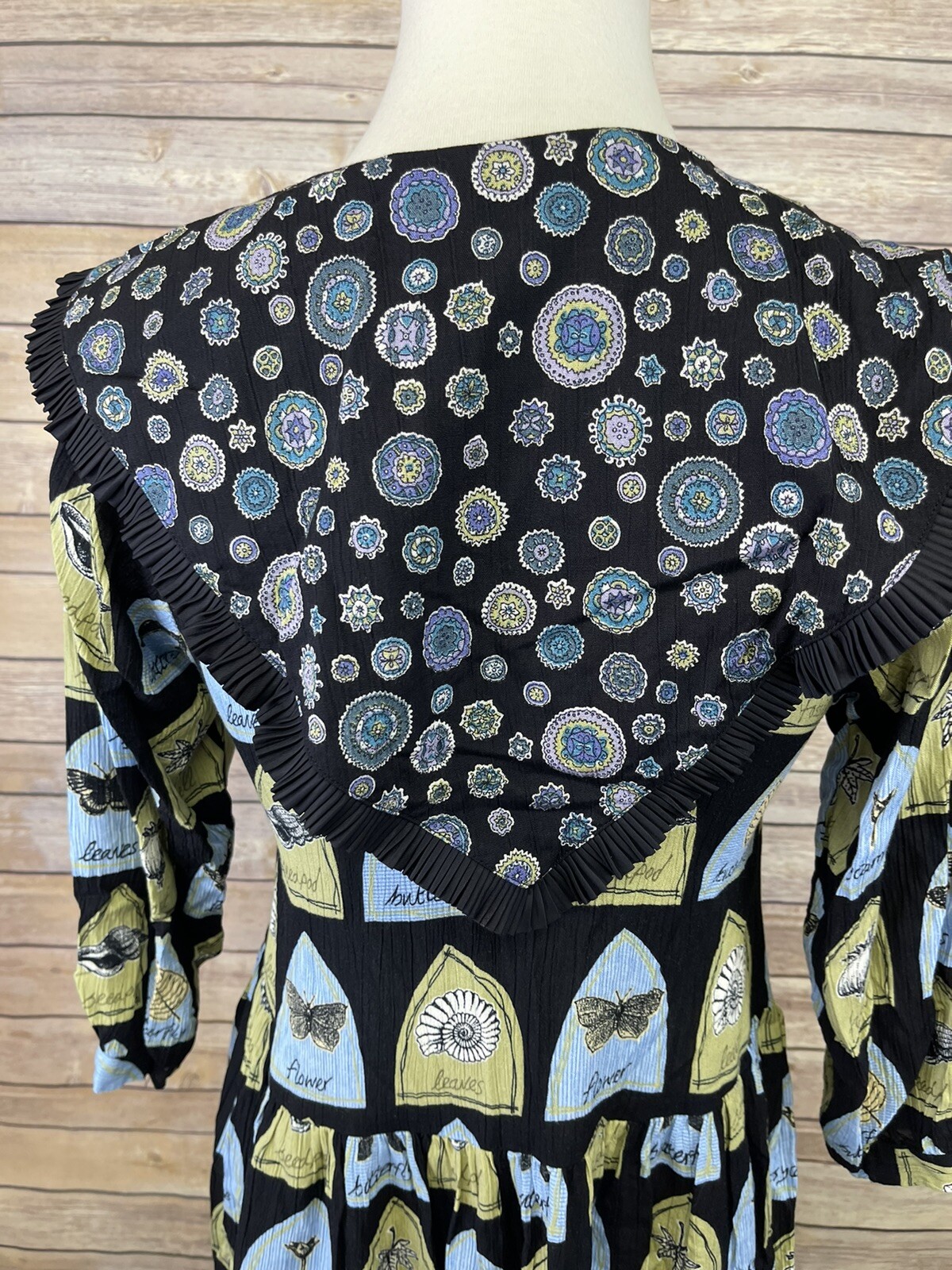 Rococo Vintage Size 8 Dress Button Front Novelty Print Black Blue Plant Seashell