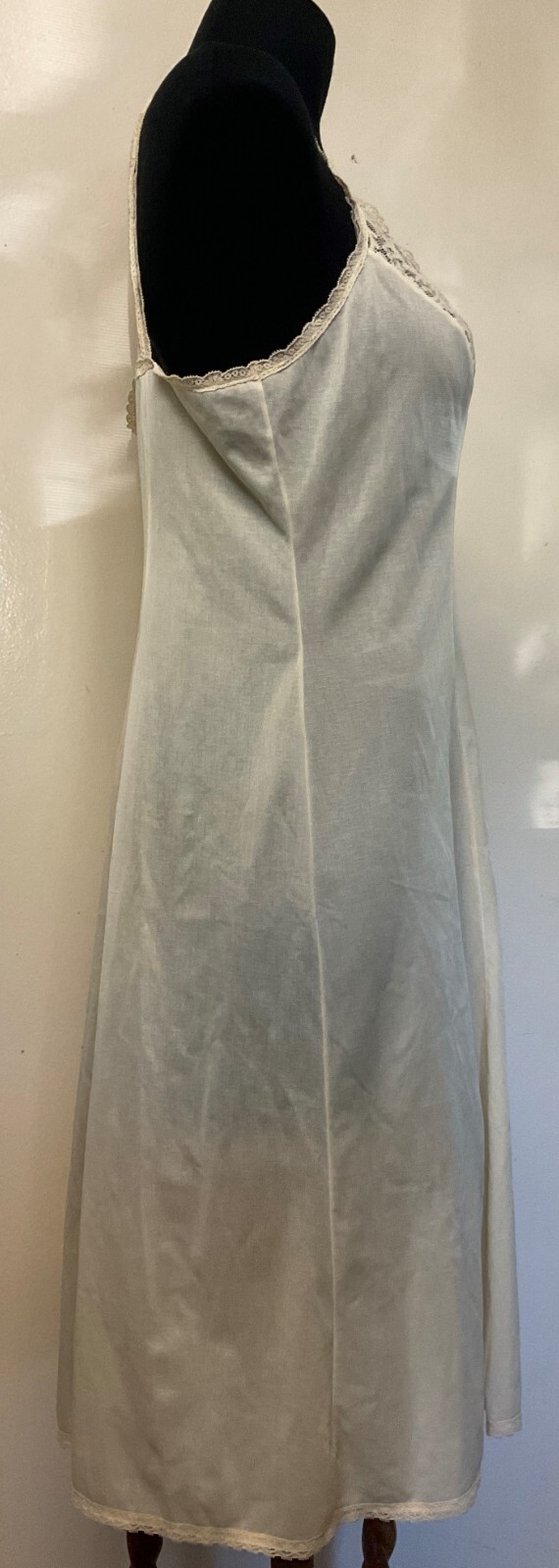 Vintage Olga 'Olgalon’ Beige/Ivory Full Slip Size 38 1970’s Style 1361F (M01)