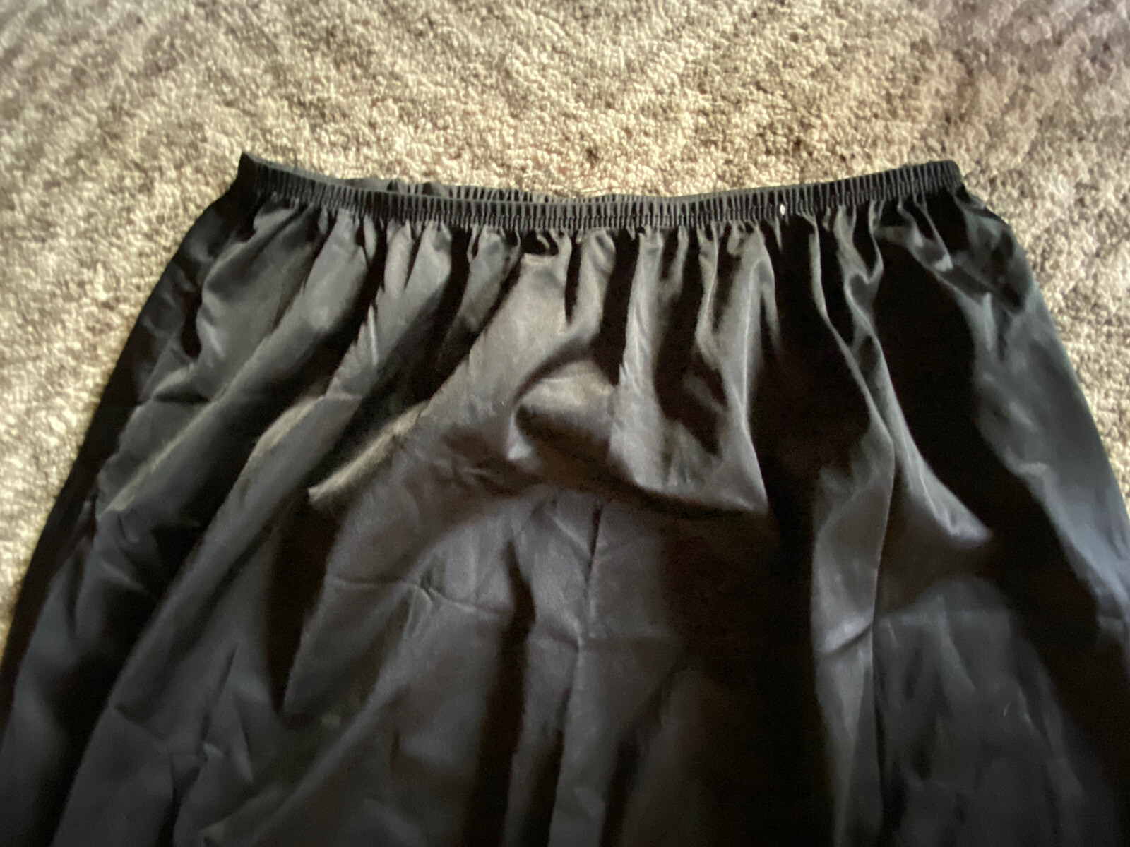 VANITY FAIR 11-721 BLACK Long satiny nylon A LINE half slip Large 35” Long Flaw