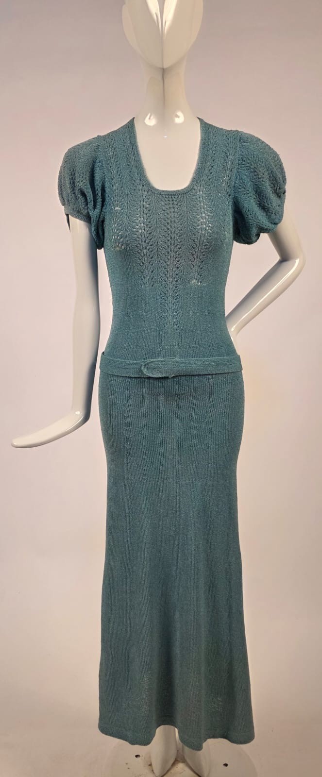 1930’S LONG HAND KNIT DRESS W LACE DETAILED TOP + PUFF SLEEVES AND MATCHING BELT
