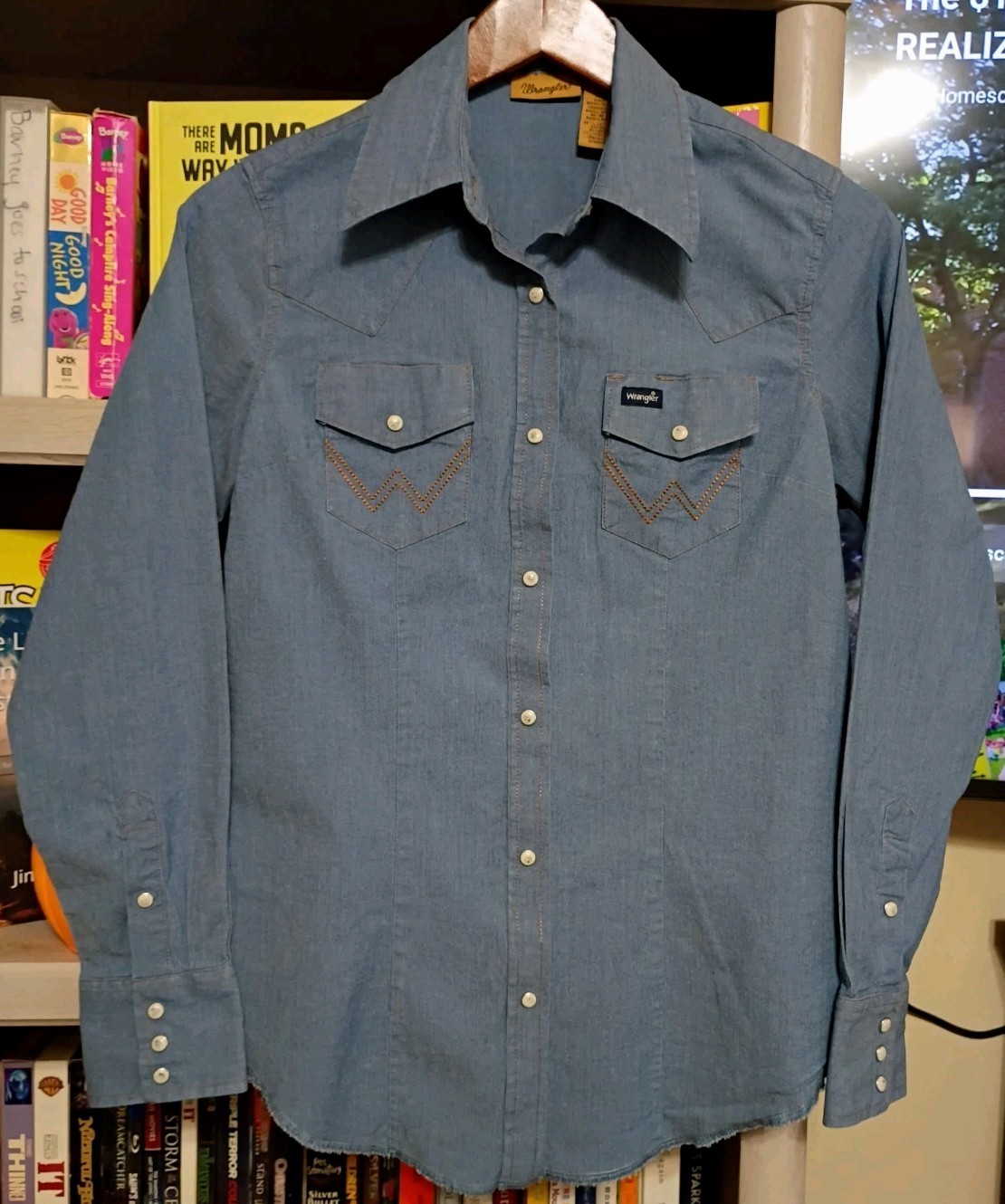 Vintage Wrangler Denim Pearl Snap Shirt~Custom Frayed Hem~Signature Pkts Size S
