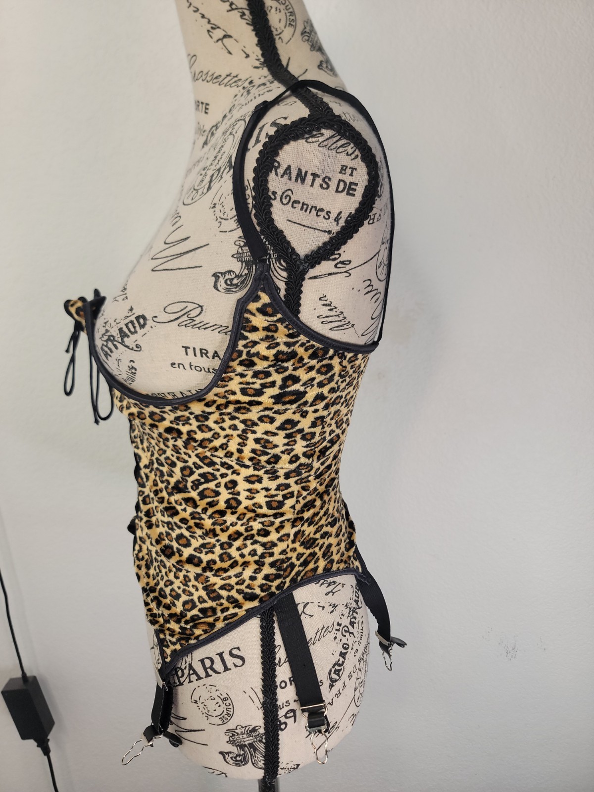 Vintage Velvet Lace Up Cheetah Print Corset Sz Small „Shame” Brand Sz 6 Garters