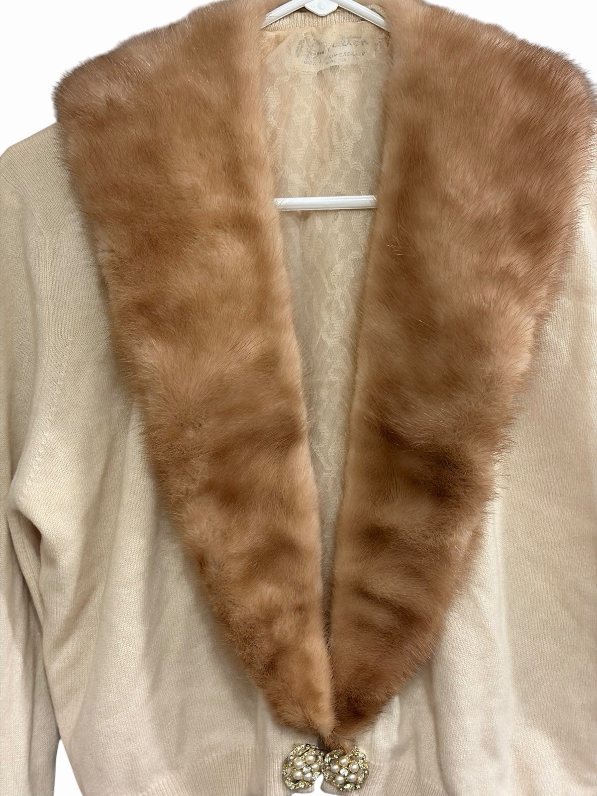 Vtg 1950s Dalton Ivory Cashmere Sweater Detachable Mink Collar Pearl Clasp PL