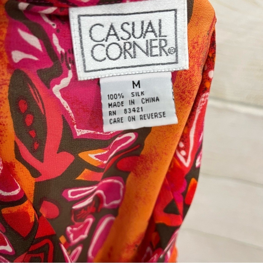 Casual Corner Blouse Womens Medium Silk Pink Orange Print Button Sleeveless VTG