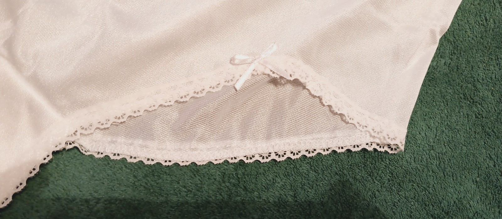 WOODS VINTAGE NYLON PANTY SZ 6 ? WHITE OPEN LEGS WITH BOW TRIM – ENGLAND #AU516