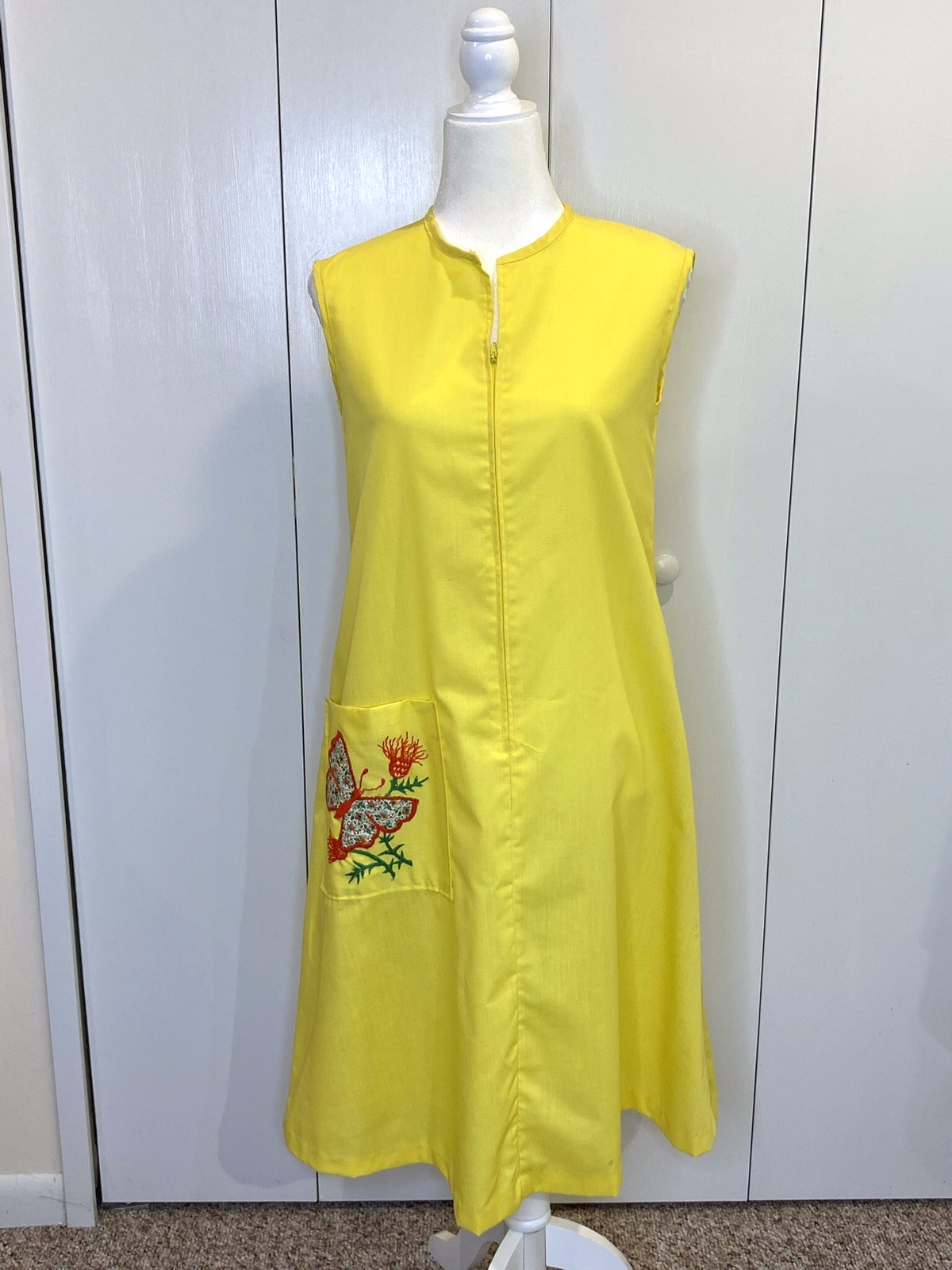 VTG JC Penney Loungewear House Coat Zip Dress Embroidered Pocket Size Medium