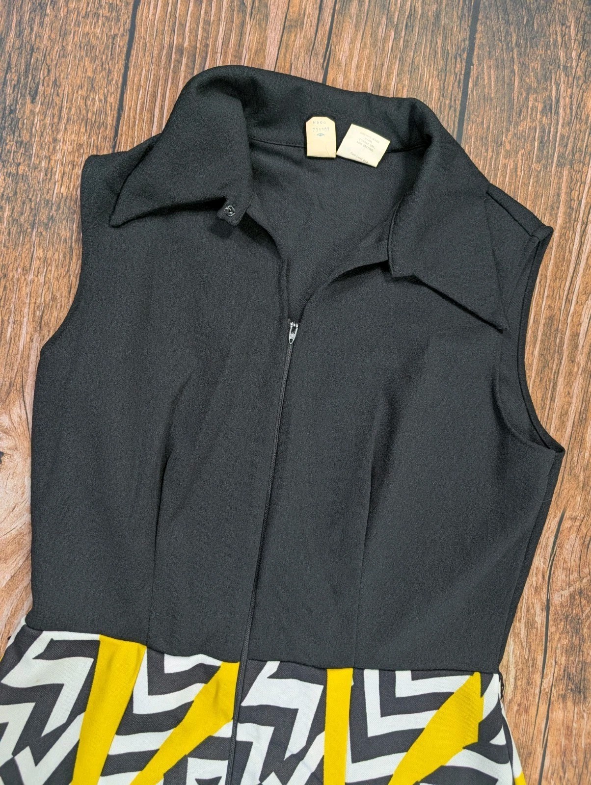 Vtg Women’s 70s Black Yellow Geometric Dress Union Made USA NPC Fashions READ