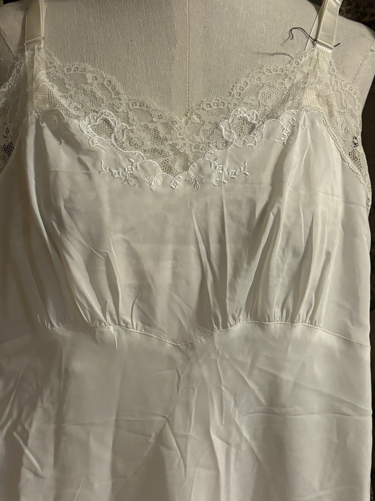 Vtg Barbizon White Lace Crepe Remarque Slip Sz 34