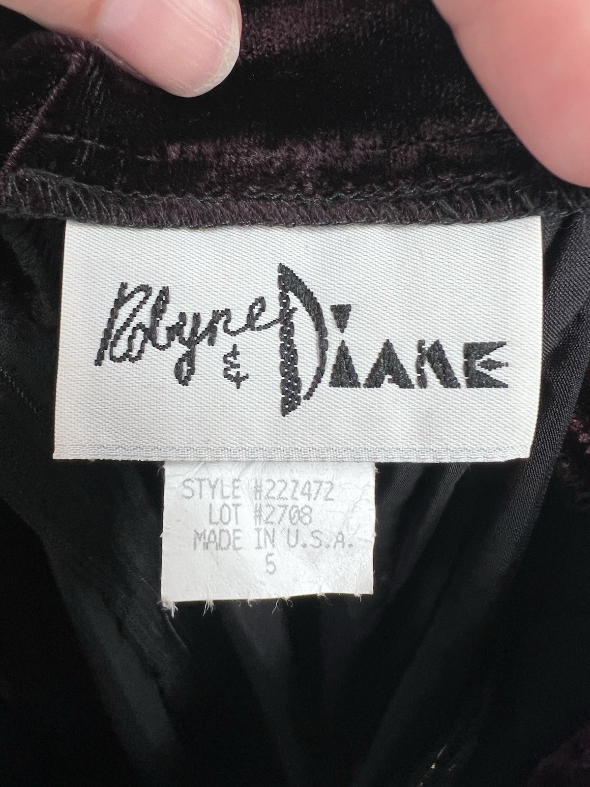 Vintage 90s Robyn’s & Diane Dark Red Velvet Maxi Pencil Skirt Asian Detail 5