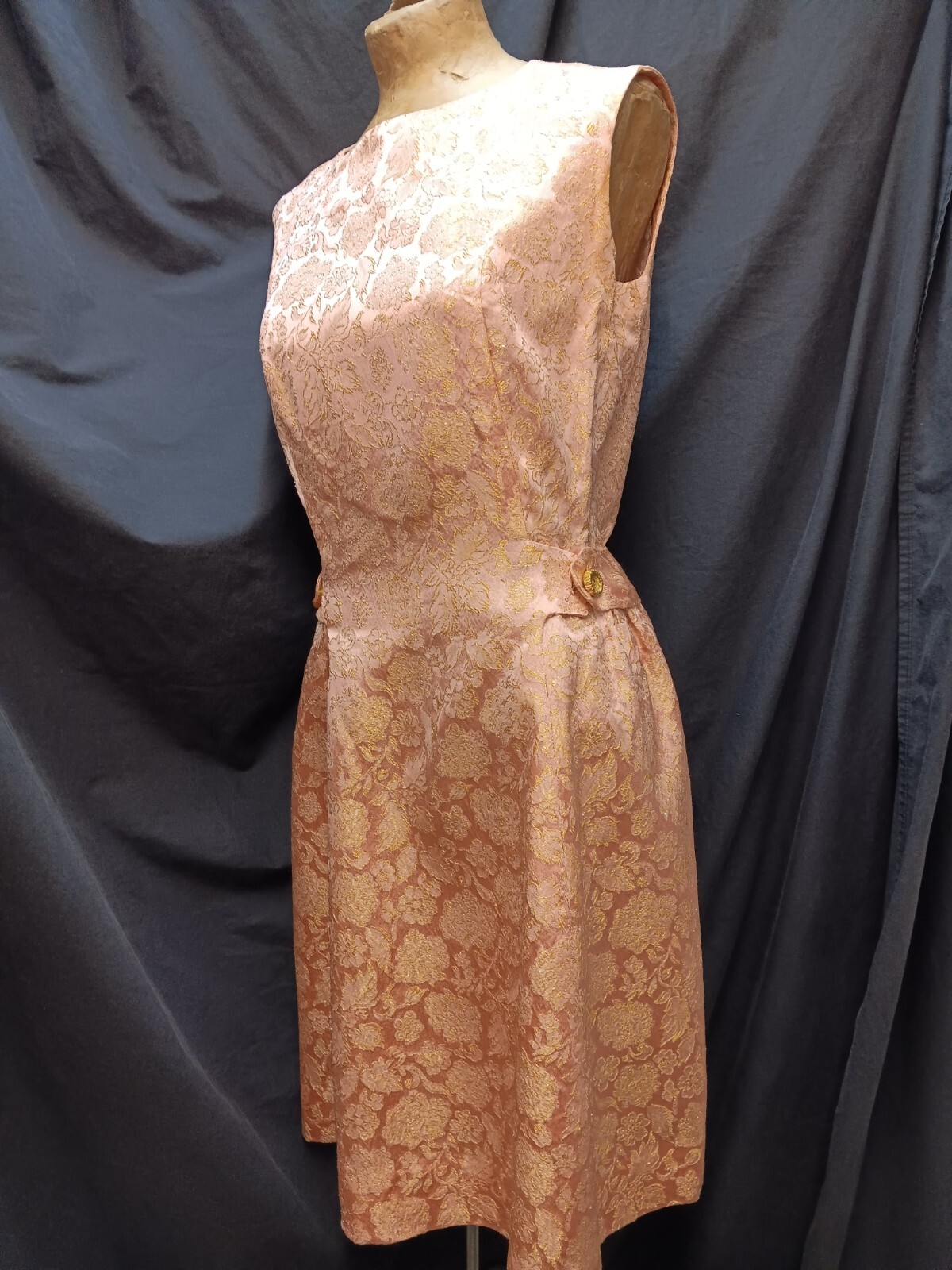 Vintage 1960’s Pink & Metallic Gold Rayon Mod Dress Size Medium