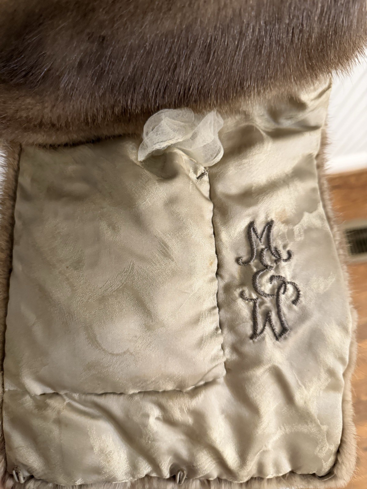 Vintage Women’s Mink Stole J.L. Hudson’s Detroit Capelet – One Size Bt1
