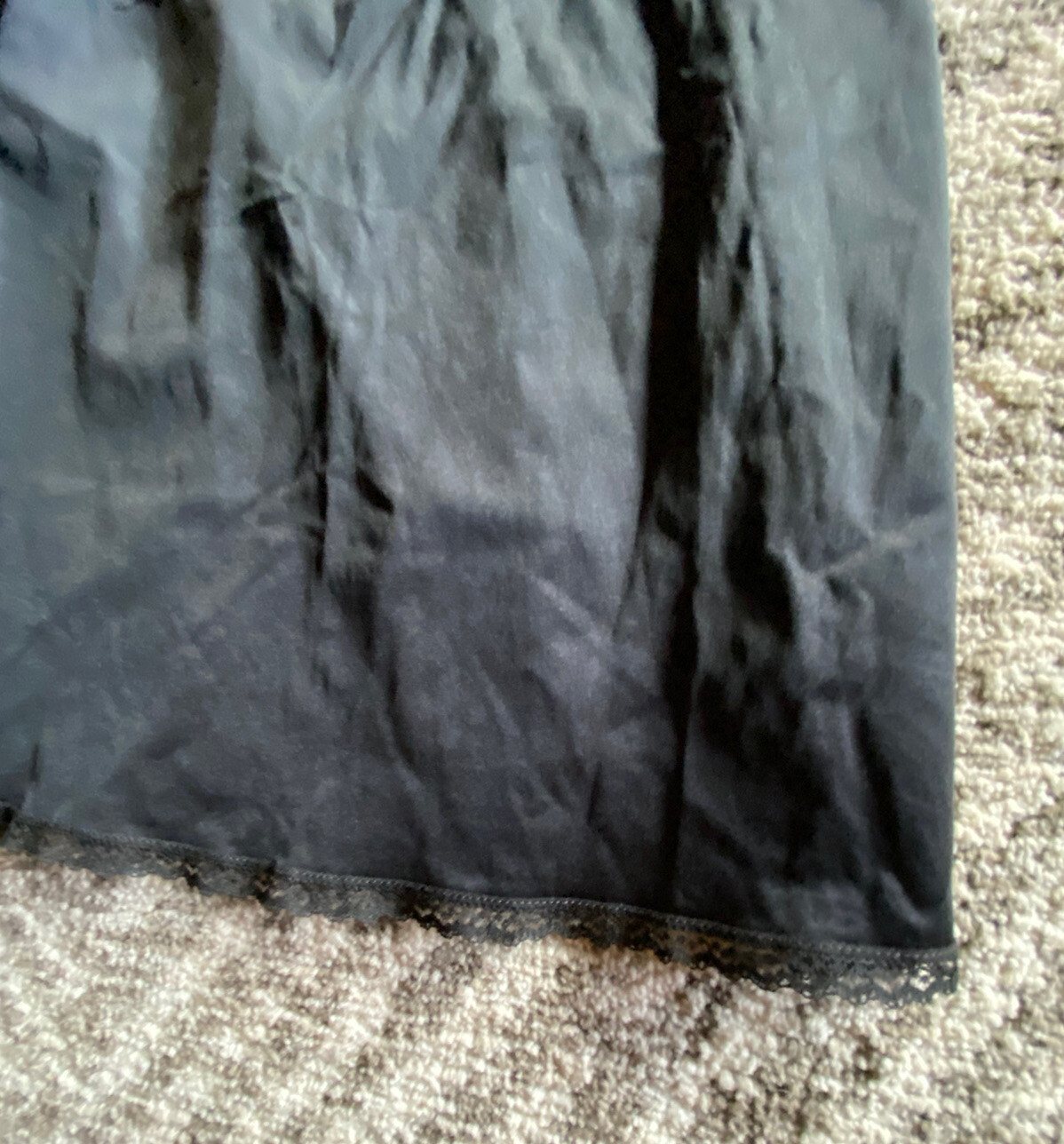 VANITY FAIR 11-721 BLACK Long satiny nylon A LINE half slip Large 35” Long Flaw