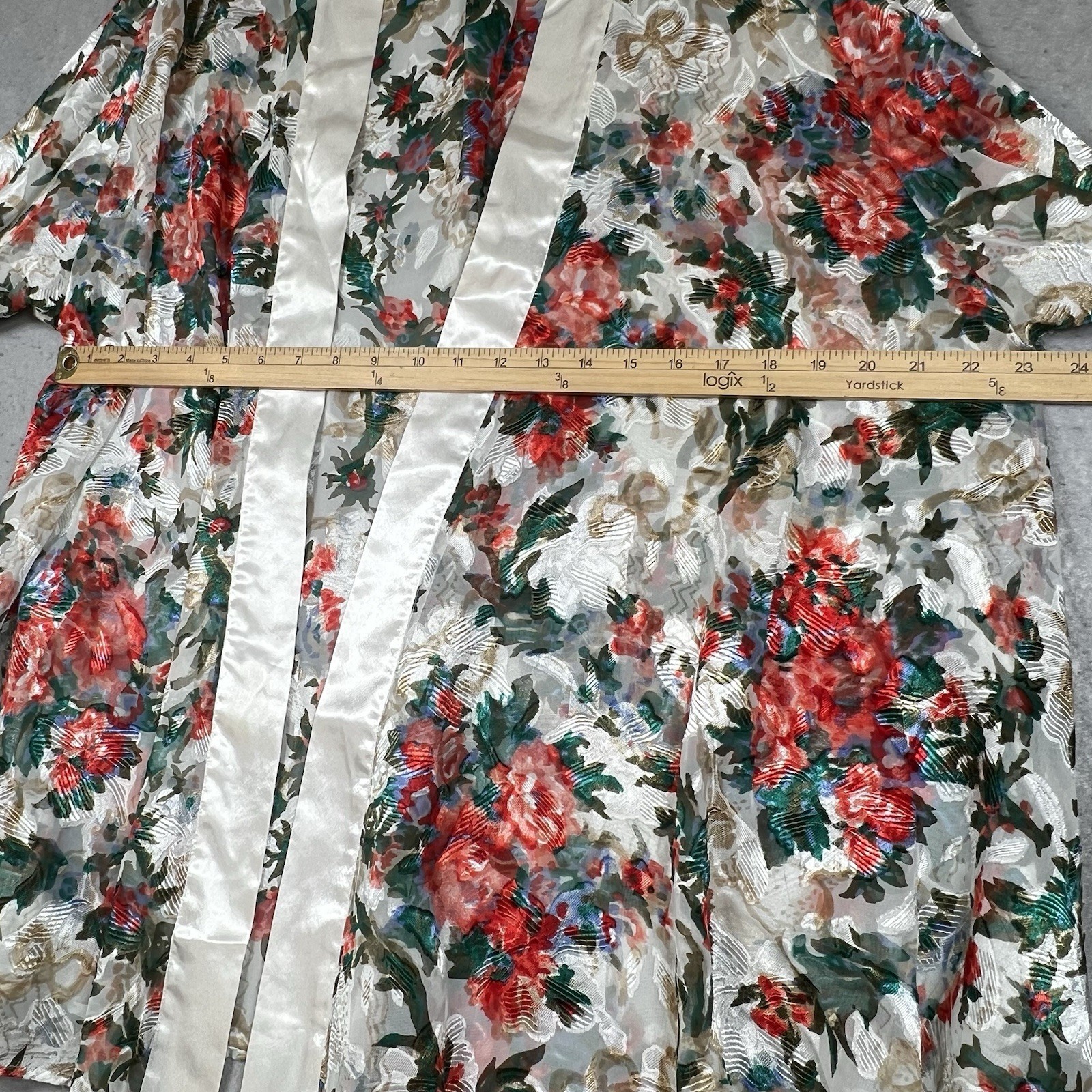 VTG Victoria’s Secret Robe Womens Sz M/L Robe House Jacket Lace Floral Lingerie