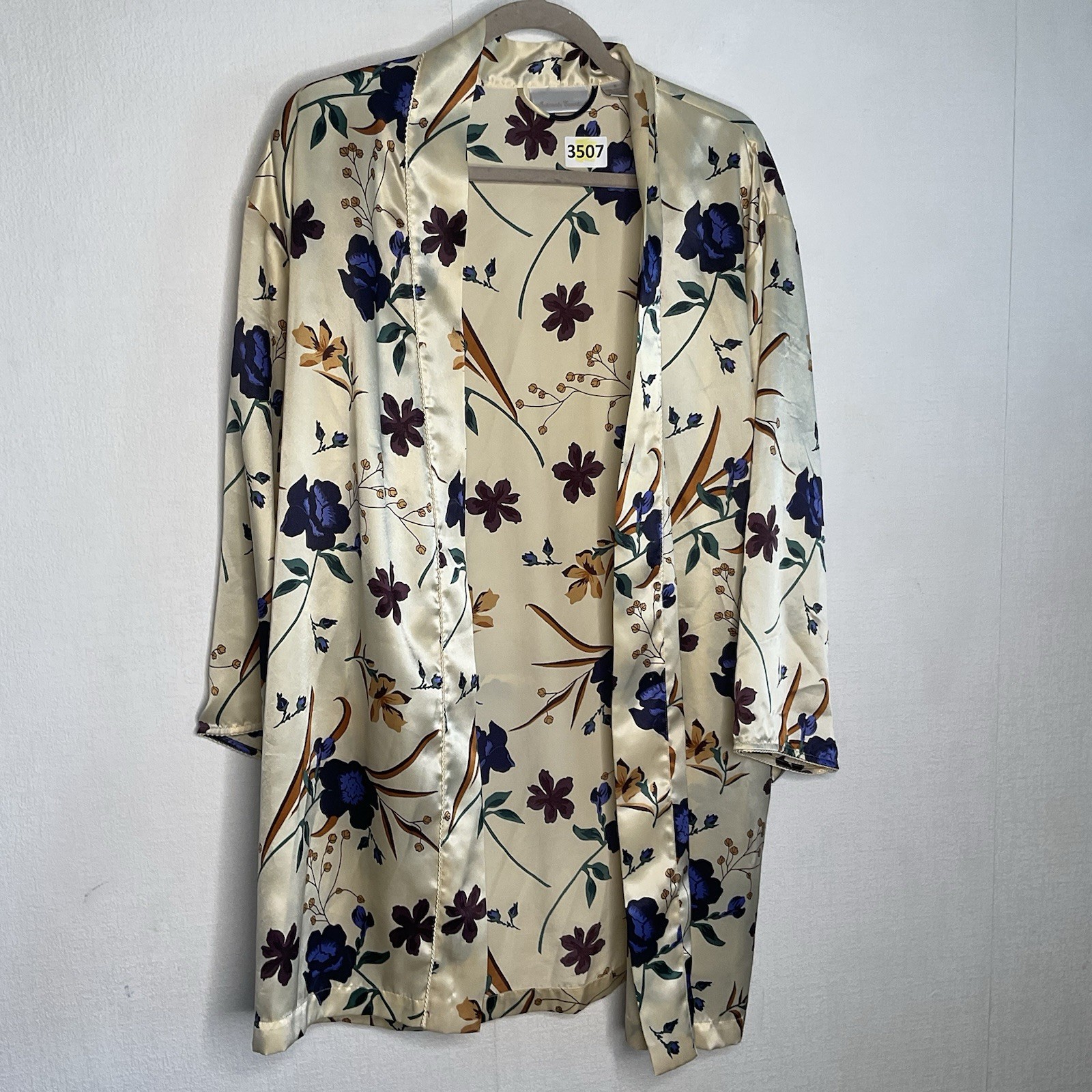 VINTAGE INTIMATE ESSENTIALS CREAM BEIGE FLORAL SATIN SIZE SMALL ROBE OVERSIZED